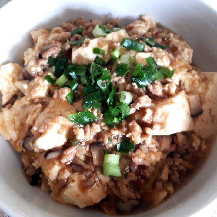 豆腐とひき肉の中華風丼